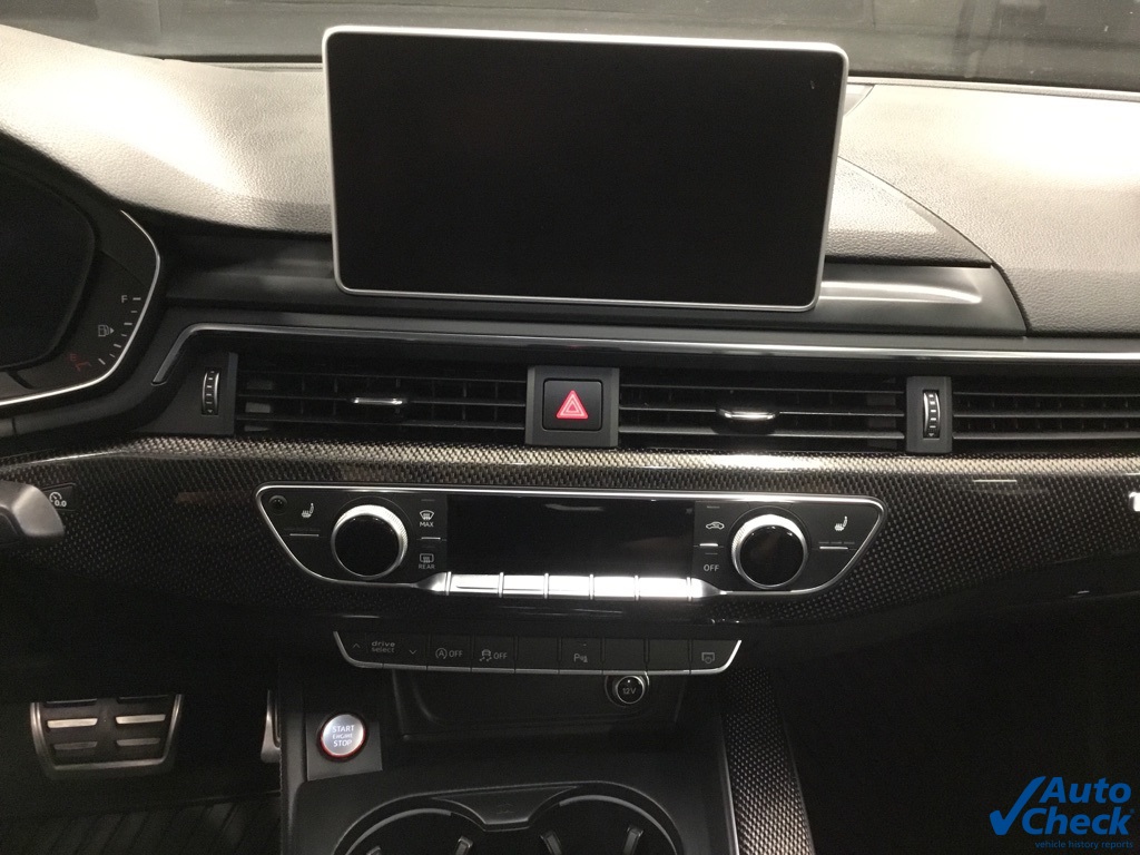 Vehicle image 41 of 51