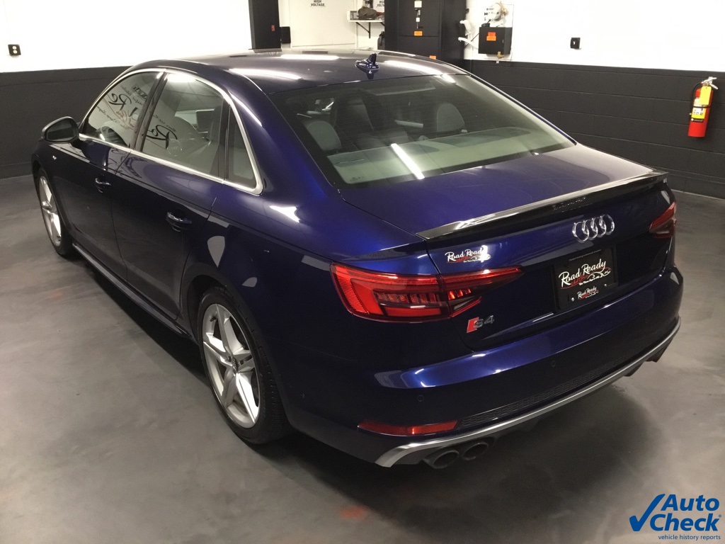 Vehicle image 10 of 51