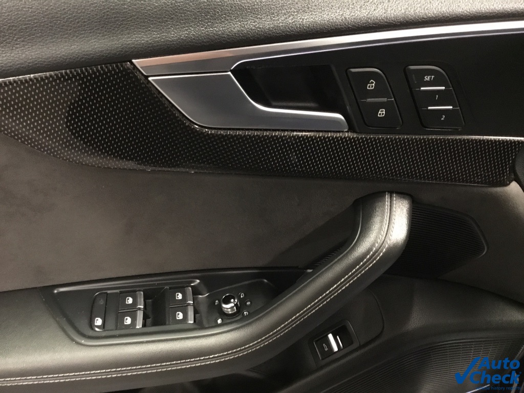 Vehicle image 39 of 51