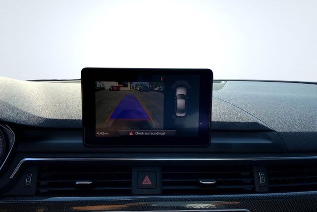 Vehicle image 21 of 35
