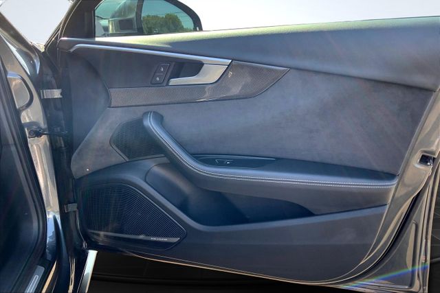 Vehicle image 32 of 35