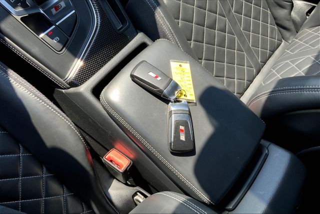 Vehicle image 26 of 35