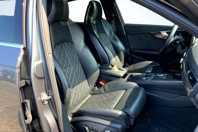 Vehicle image 9 of 35