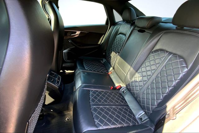 Vehicle image 11 of 35