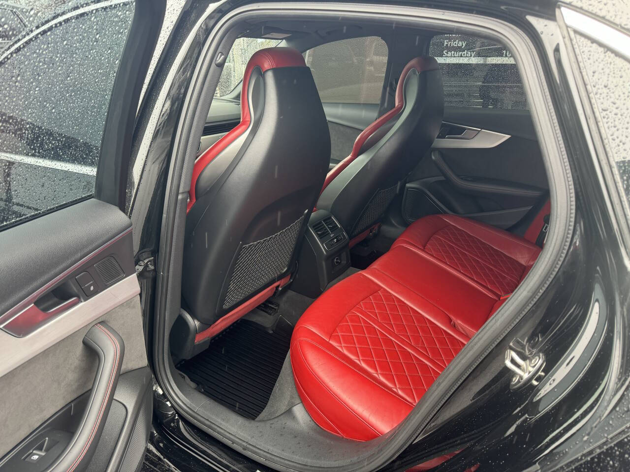 Vehicle image 29 of 38