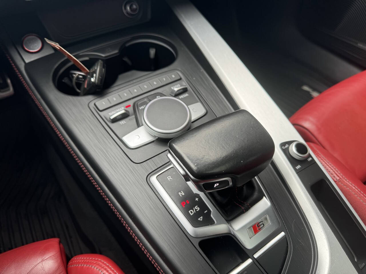 Vehicle image 24 of 38
