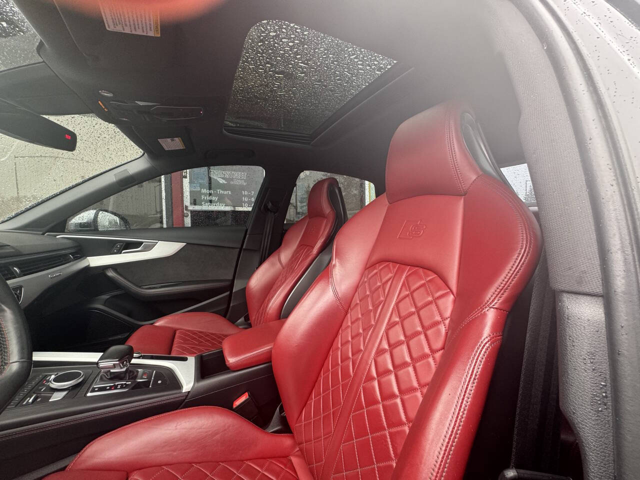 Vehicle image 14 of 38