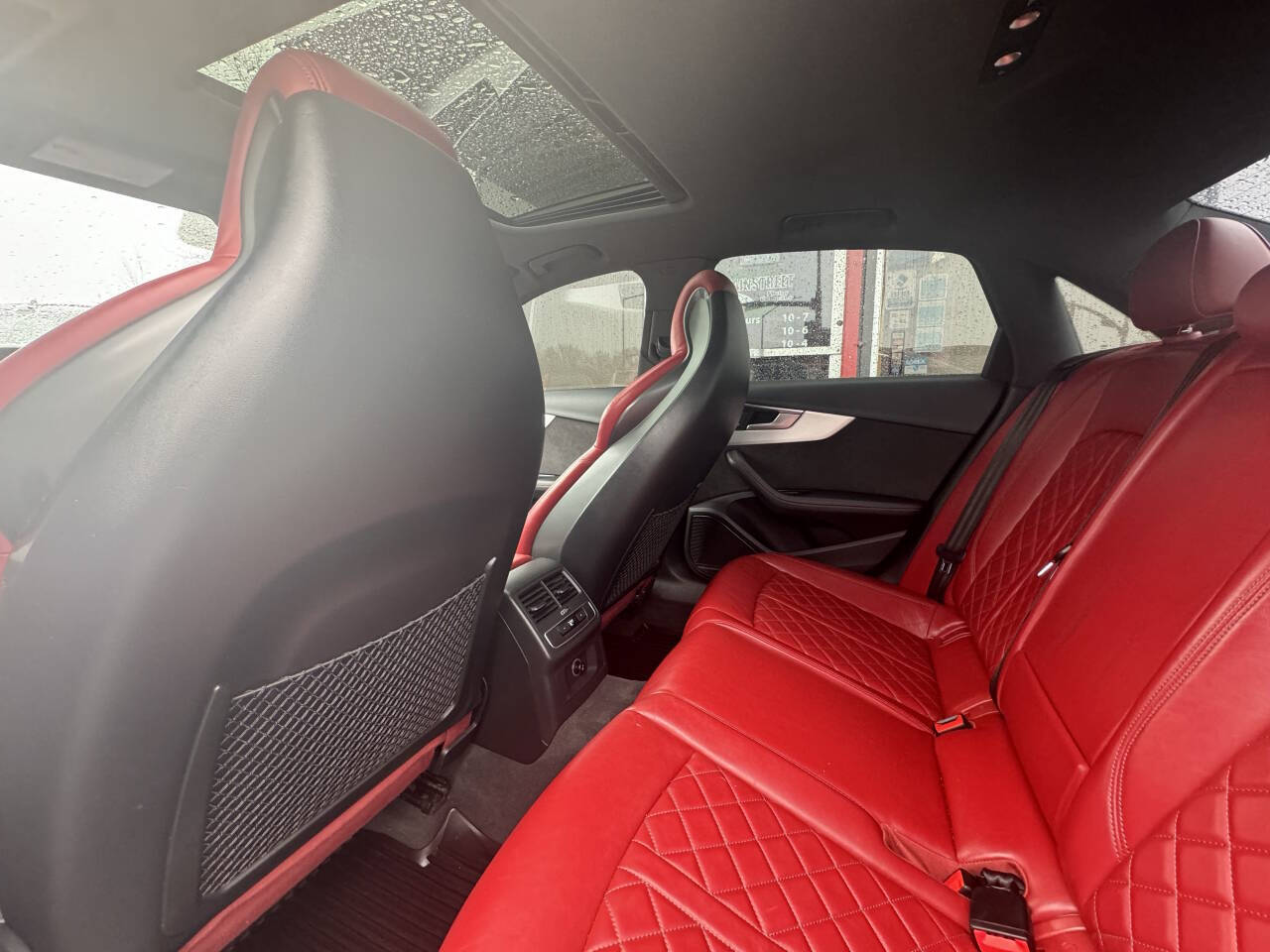 Vehicle image 27 of 38