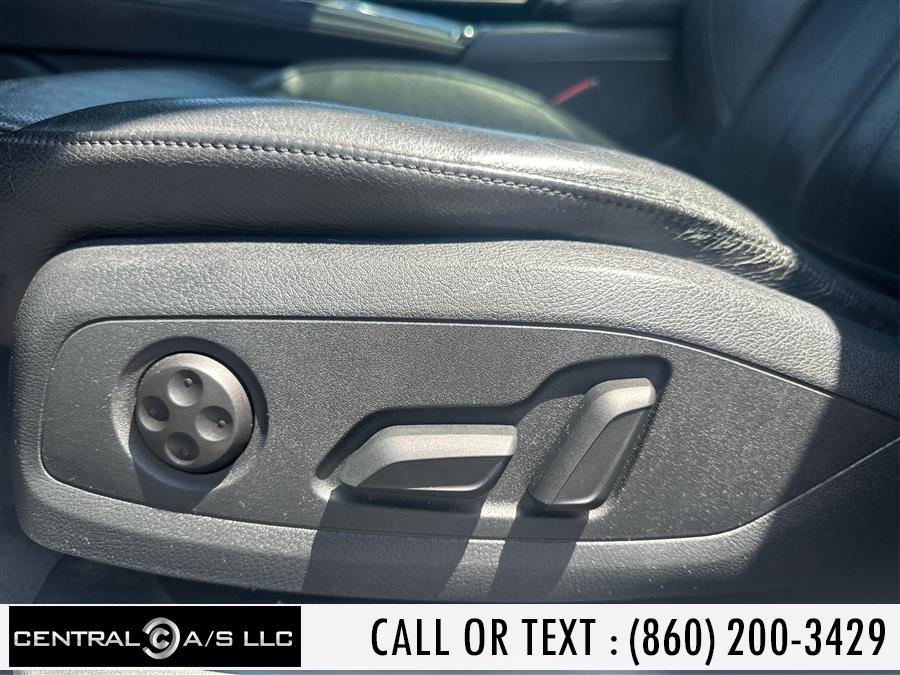Vehicle image 19 of 23