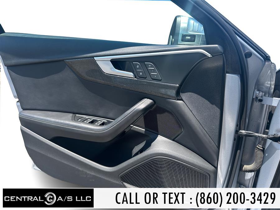 Vehicle image 17 of 23