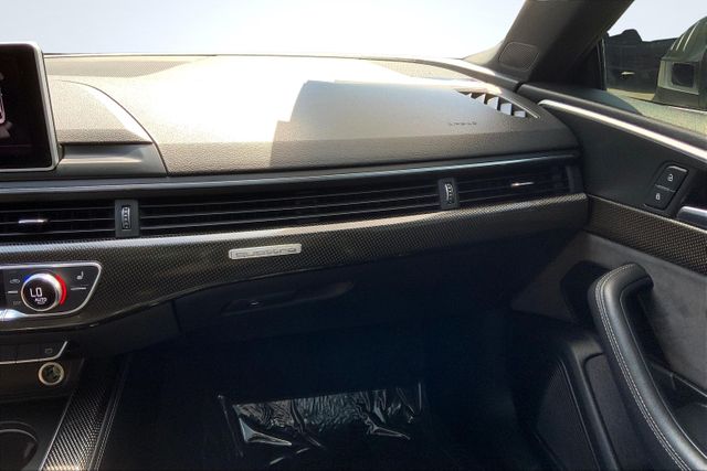 Vehicle image 31 of 35