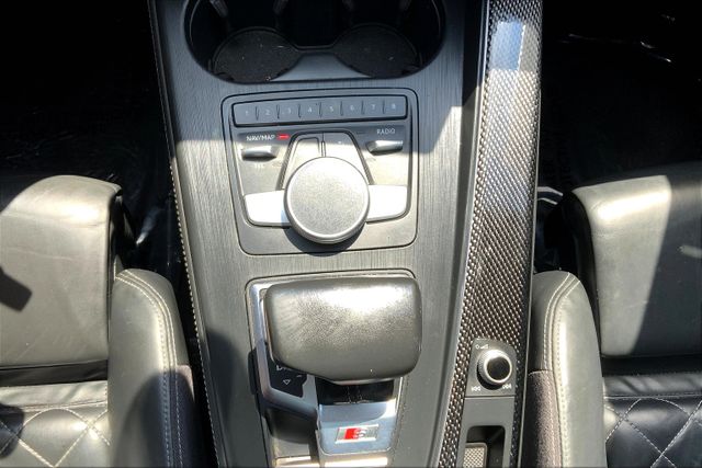 Vehicle image 21 of 35