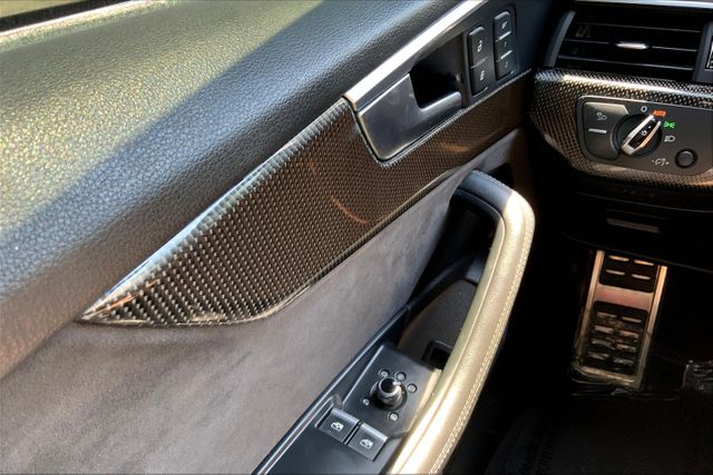 Vehicle image 23 of 35
