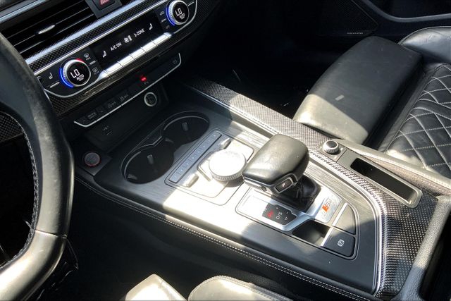 Vehicle image 20 of 35