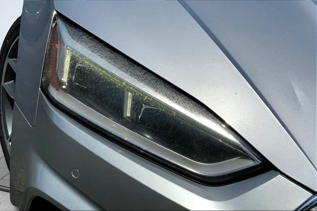 Vehicle image 25 of 35