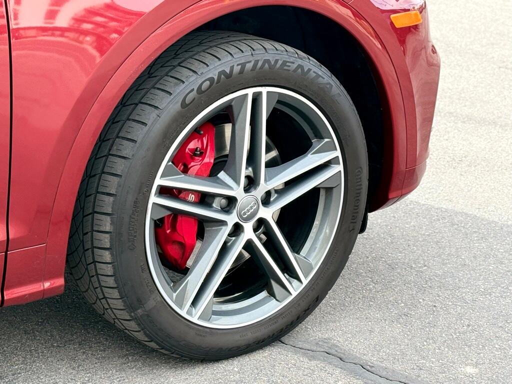 Vehicle image 9 of 49