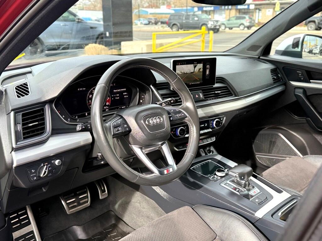 Vehicle image 21 of 49