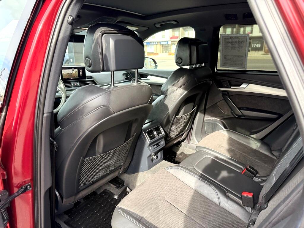 Vehicle image 25 of 49