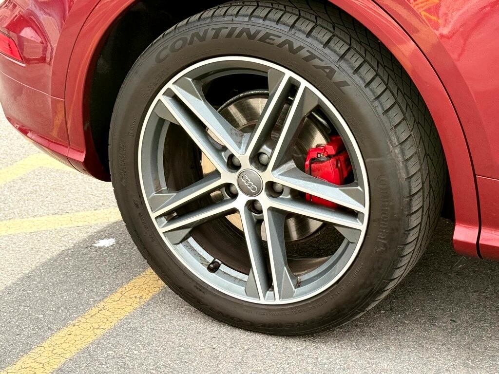 Vehicle image 10 of 49