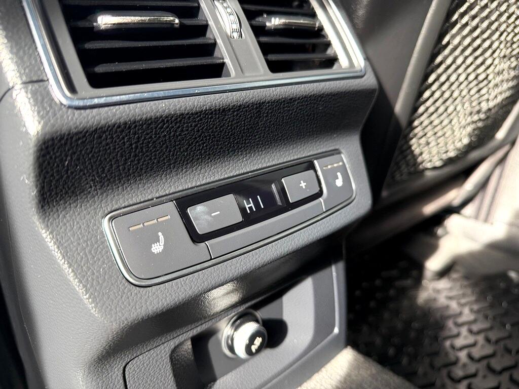 Vehicle image 26 of 49