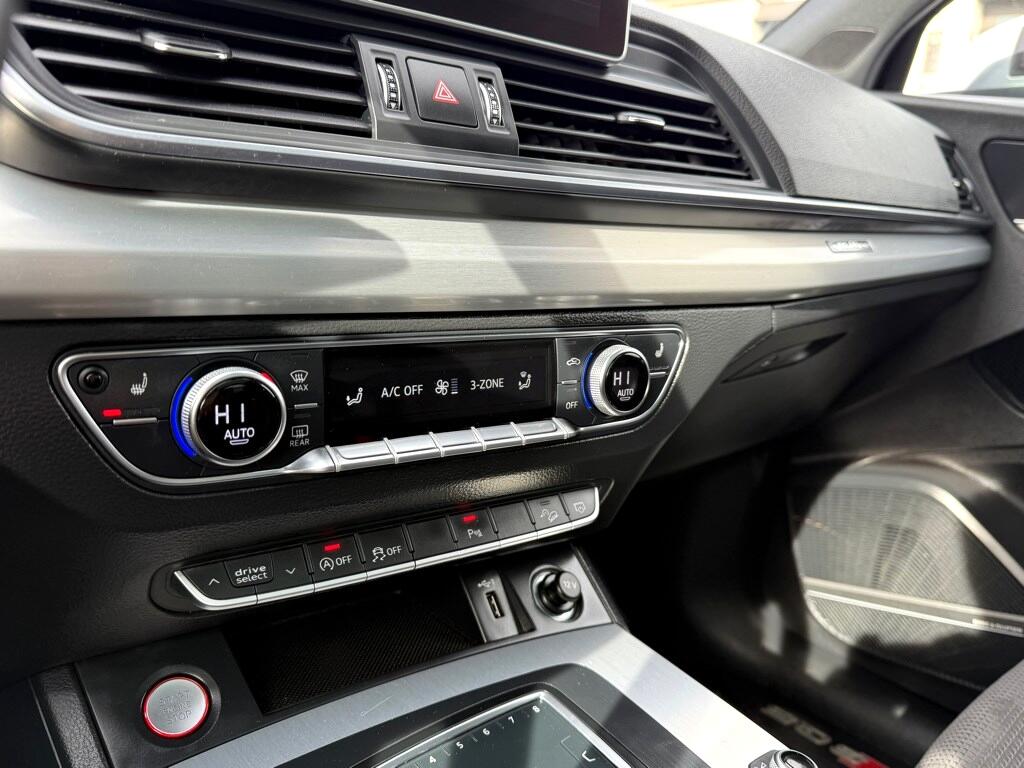 Vehicle image 38 of 49