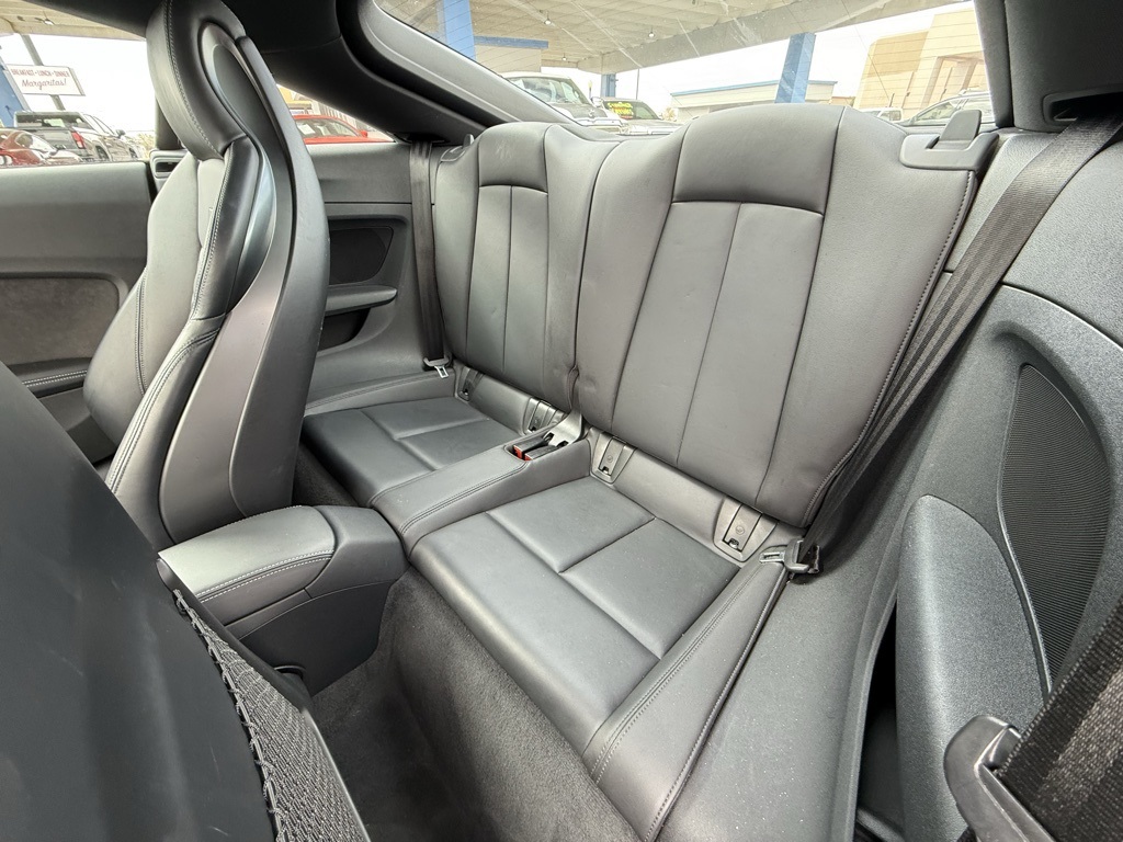 Vehicle image 21 of 27