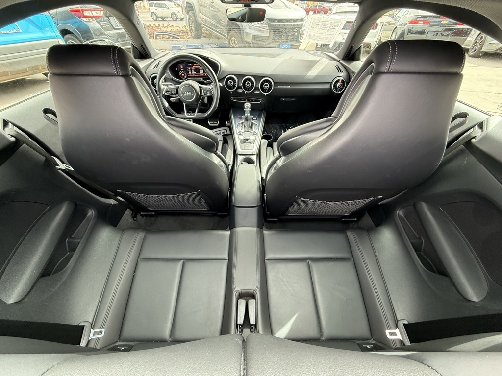 Vehicle image 25 of 27