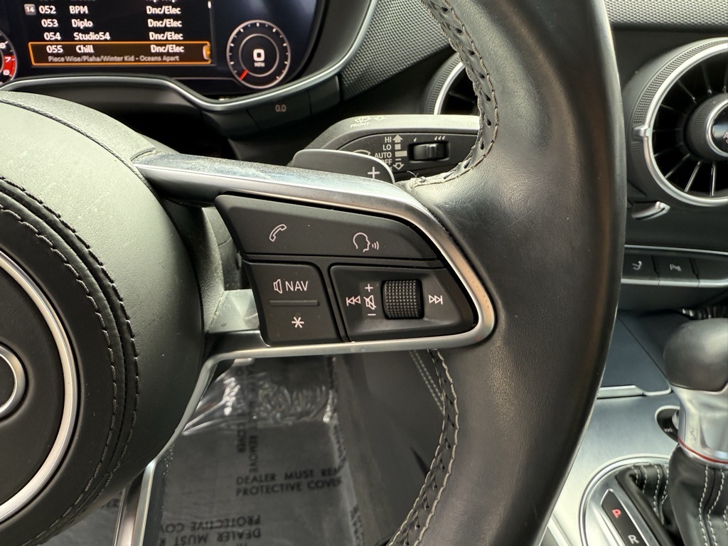 Vehicle image 16 of 27
