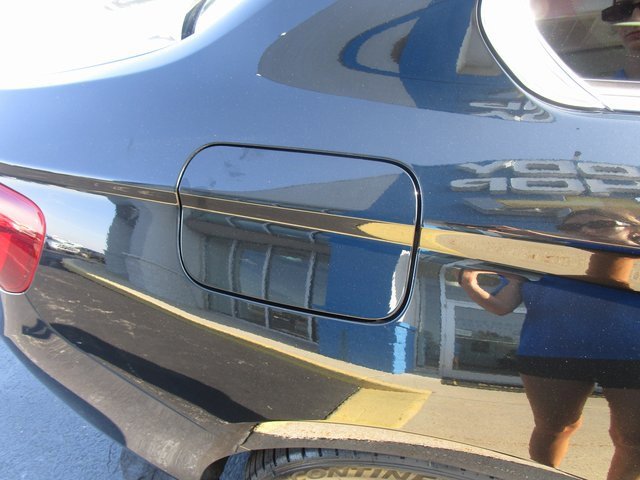 Vehicle image 22 of 24