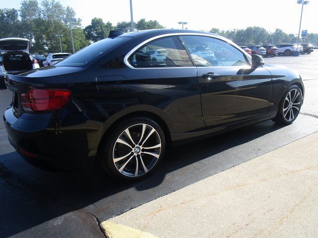 Vehicle image 3 of 24