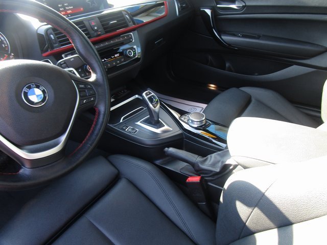 Vehicle image 21 of 24