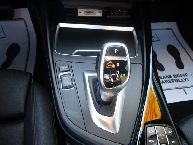 Vehicle image 23 of 24