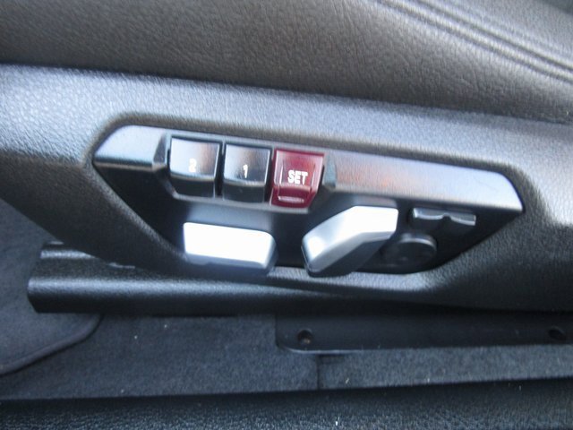 Vehicle image 17 of 24
