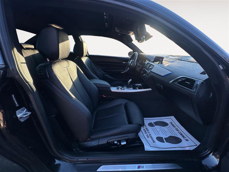 Vehicle image 15 of 16