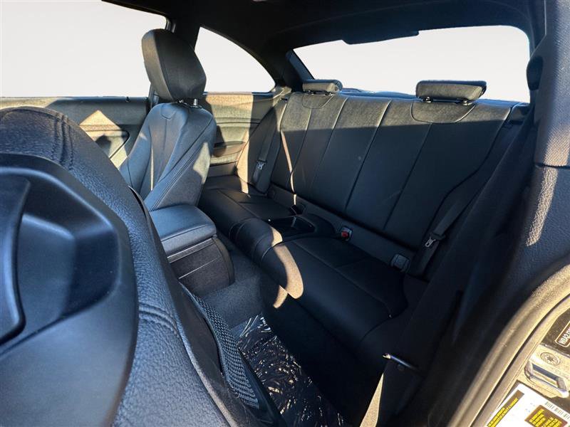 Vehicle image 14 of 16