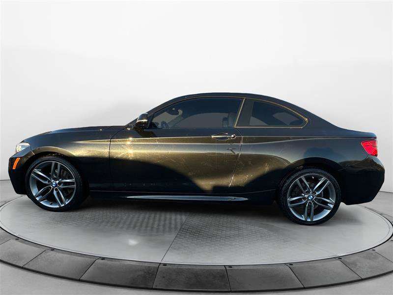 Vehicle image 8 of 16