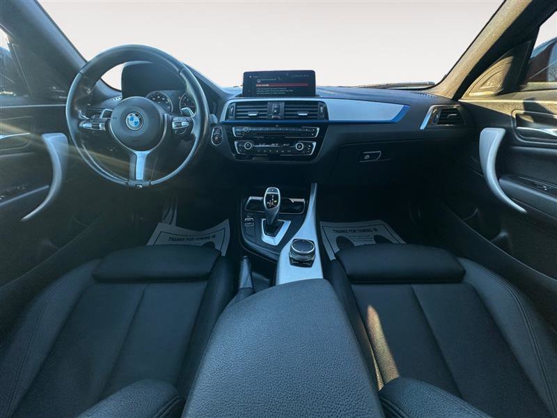 Vehicle image 11 of 16