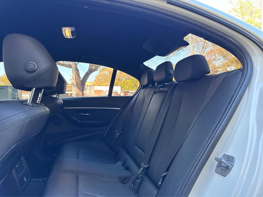 Vehicle image 10 of 23