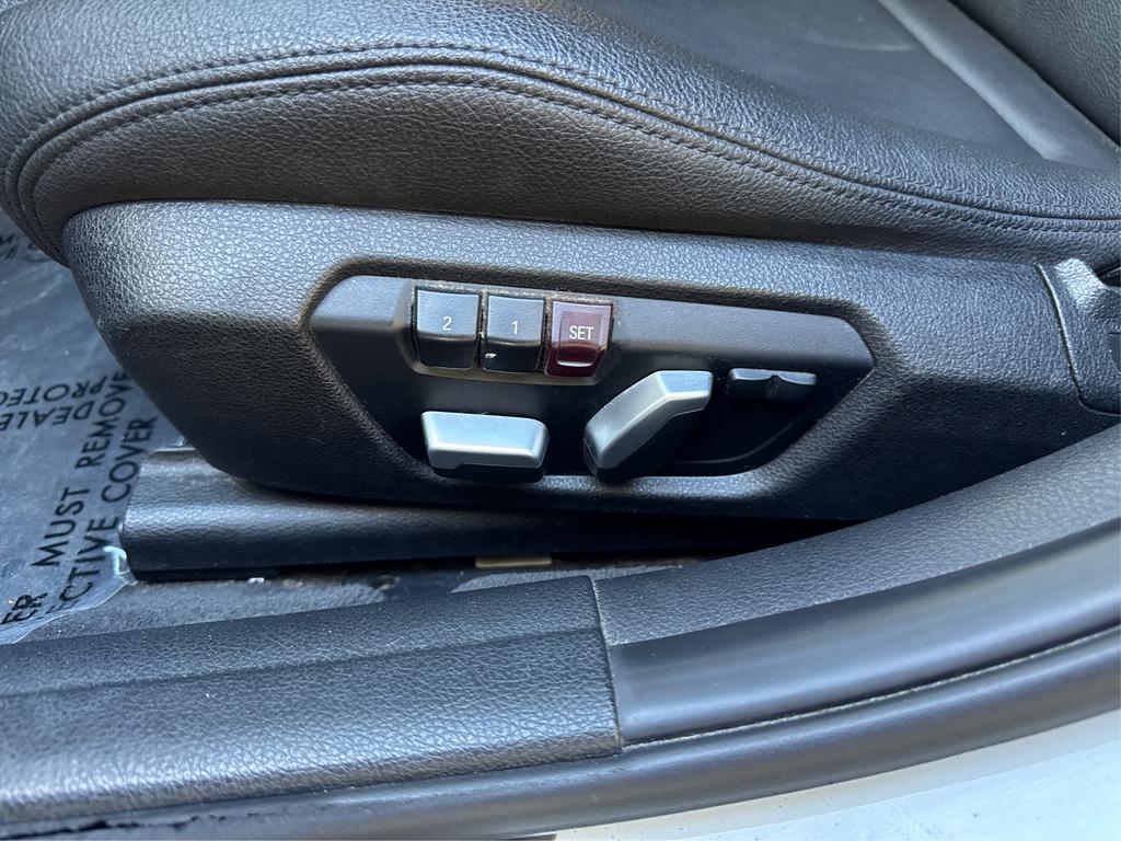 Vehicle image 19 of 23