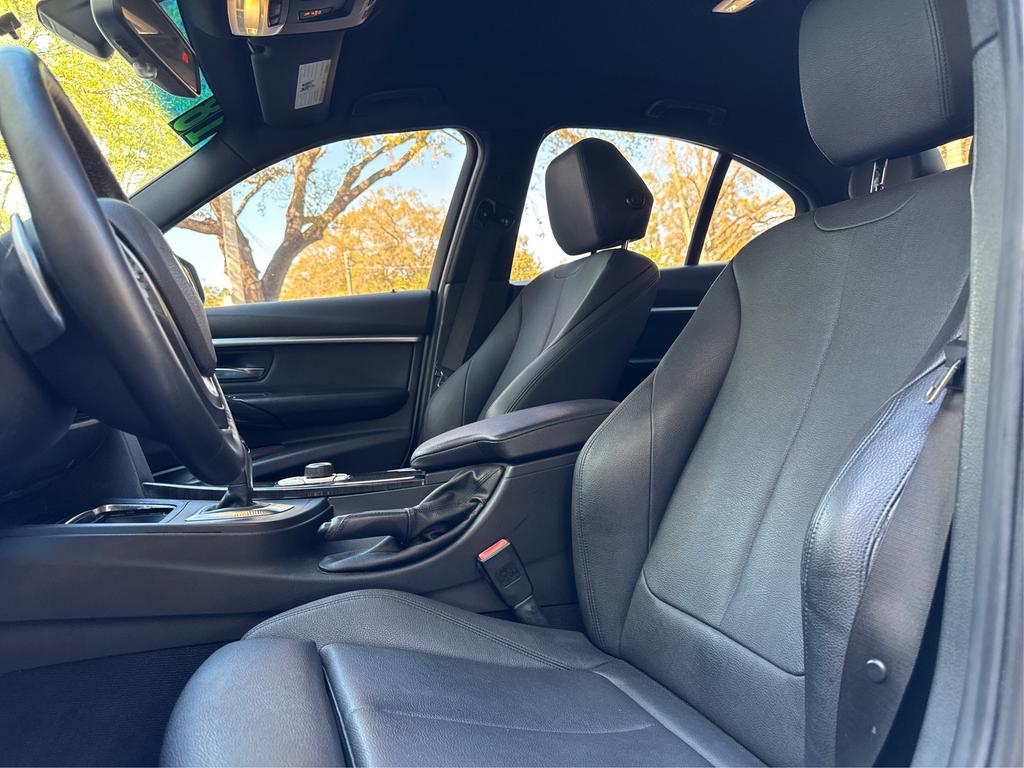 Vehicle image 9 of 23