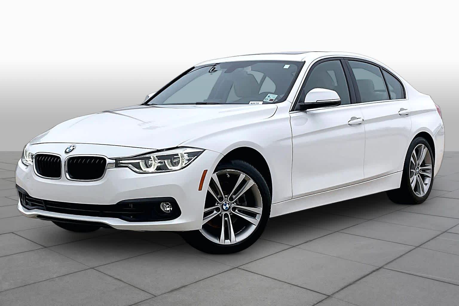 2018 BMW 3 Series 330i Image 2 of 59