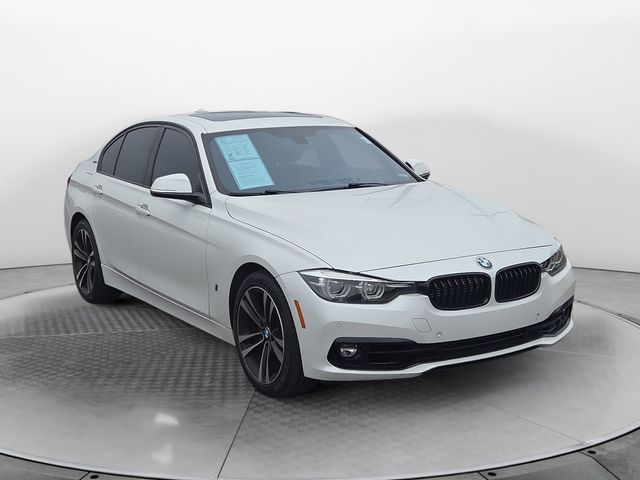 2018 BMW 3 Series 330e iPerformance Image 3 of 39