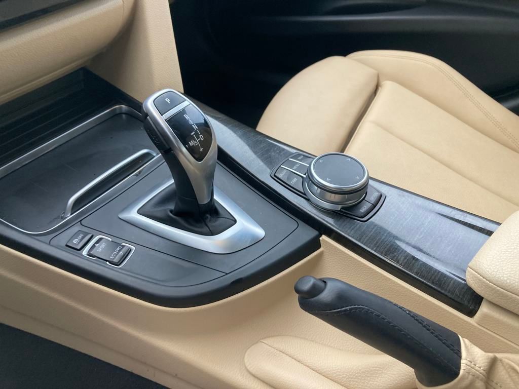 Vehicle image 17 of 39