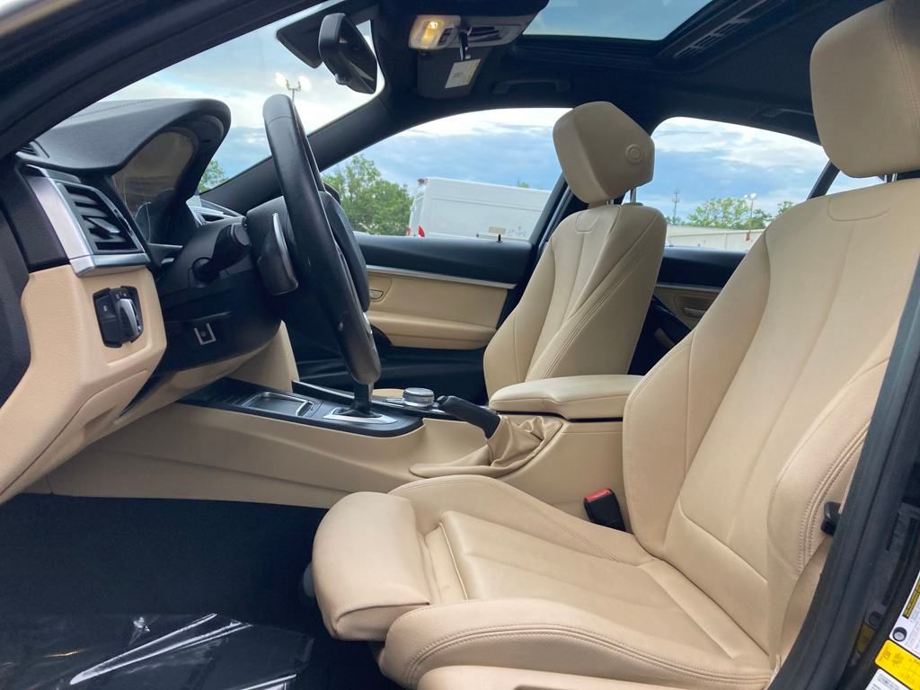 Vehicle image 23 of 39