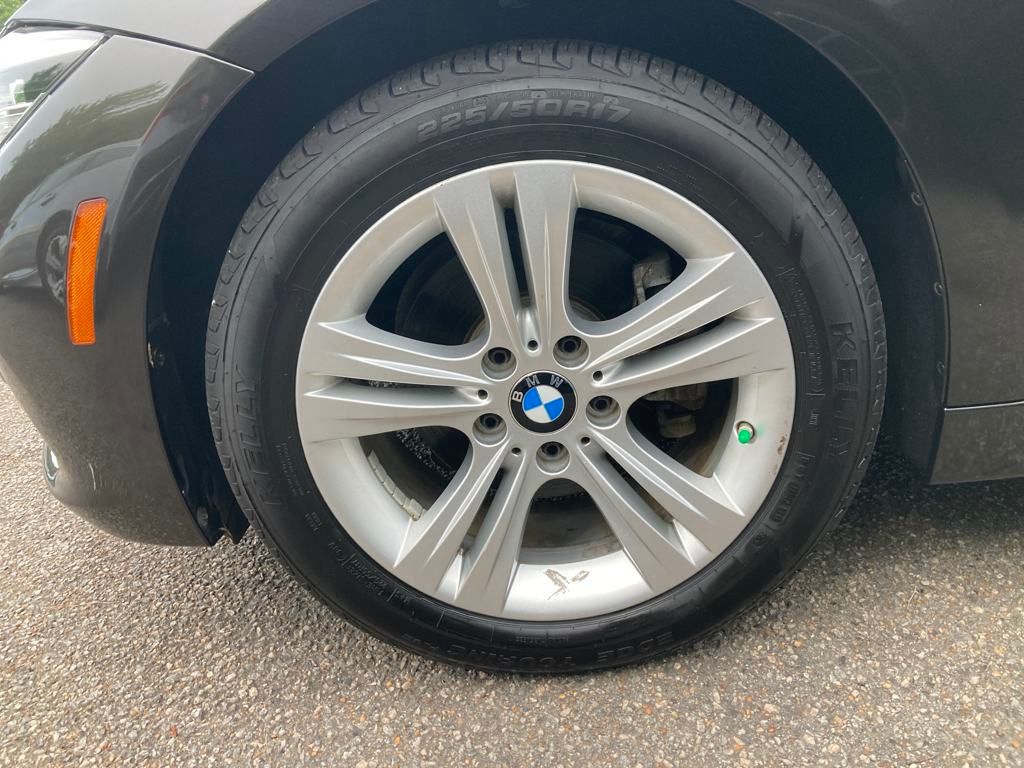 Vehicle image 11 of 39