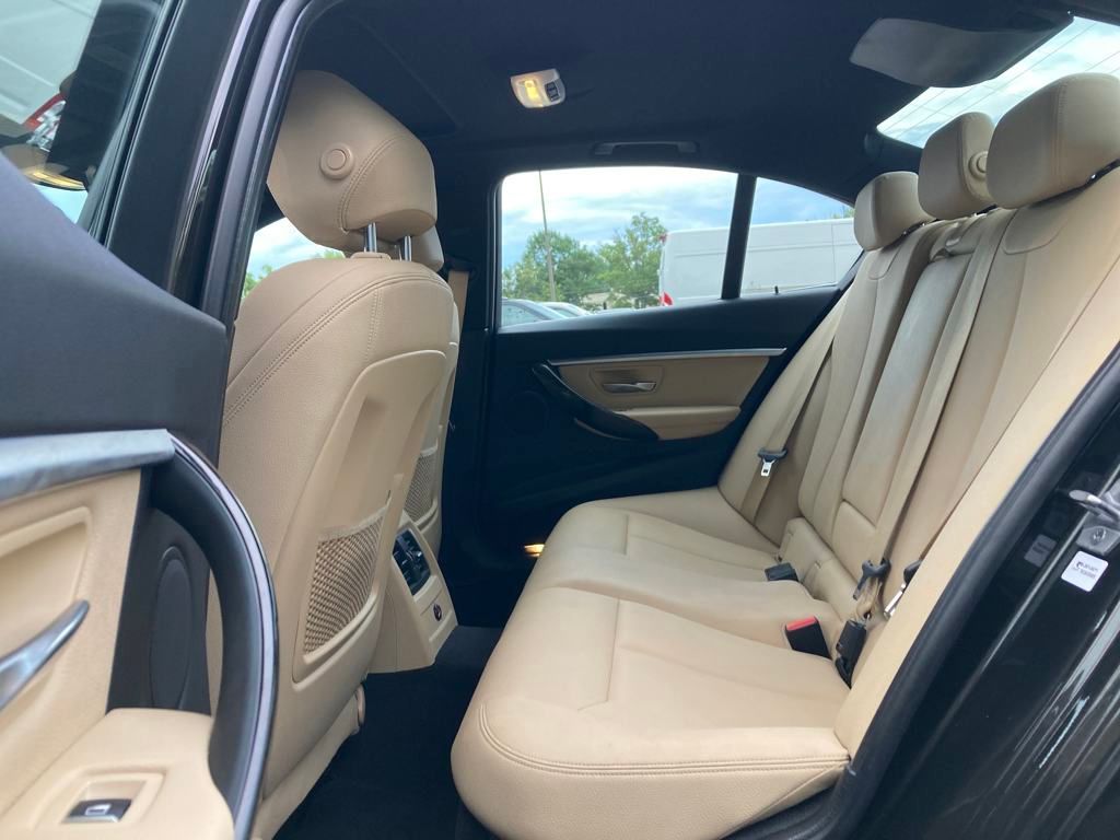 Vehicle image 20 of 39