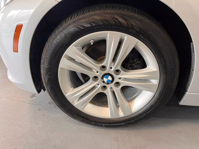 Vehicle image 12 of 35