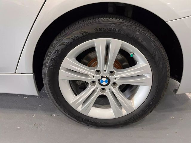 Vehicle image 11 of 35