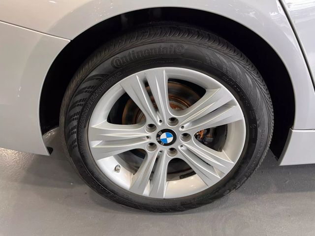 Vehicle image 10 of 35