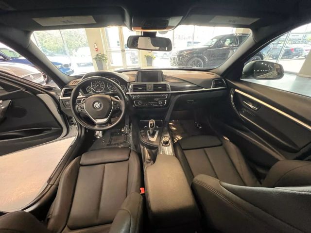 Vehicle image 17 of 35